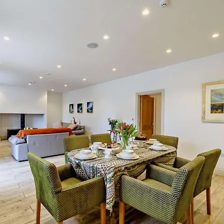 3 Bed In Oc-g0001