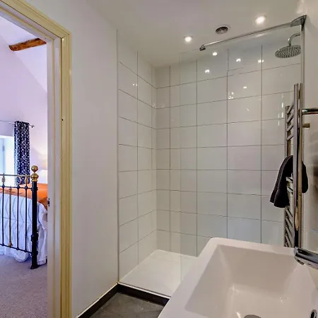 3 Bed In Oc-g0001